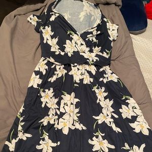 short sleeve v-neck dress